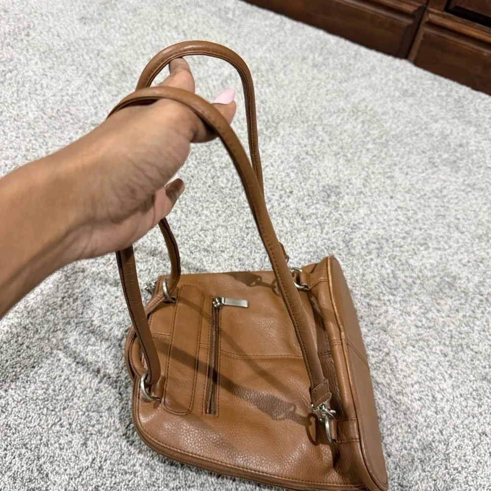 Clark’s Tan Genuine Leather Convertible Backpack Shoulder Bag Classic Preppy